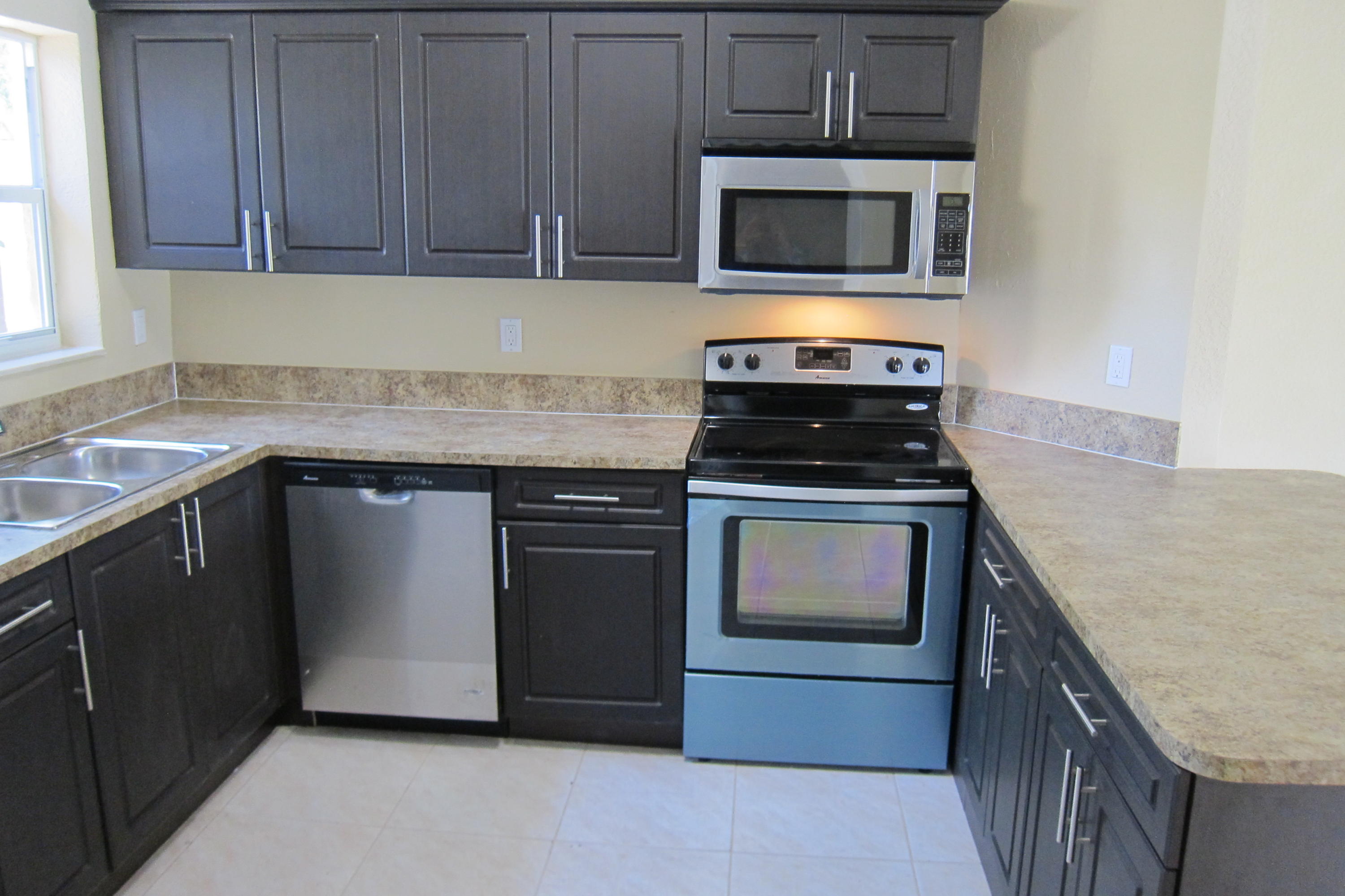521 Brown Road Lantana, FL 33462 - Photo 5 of 21 009