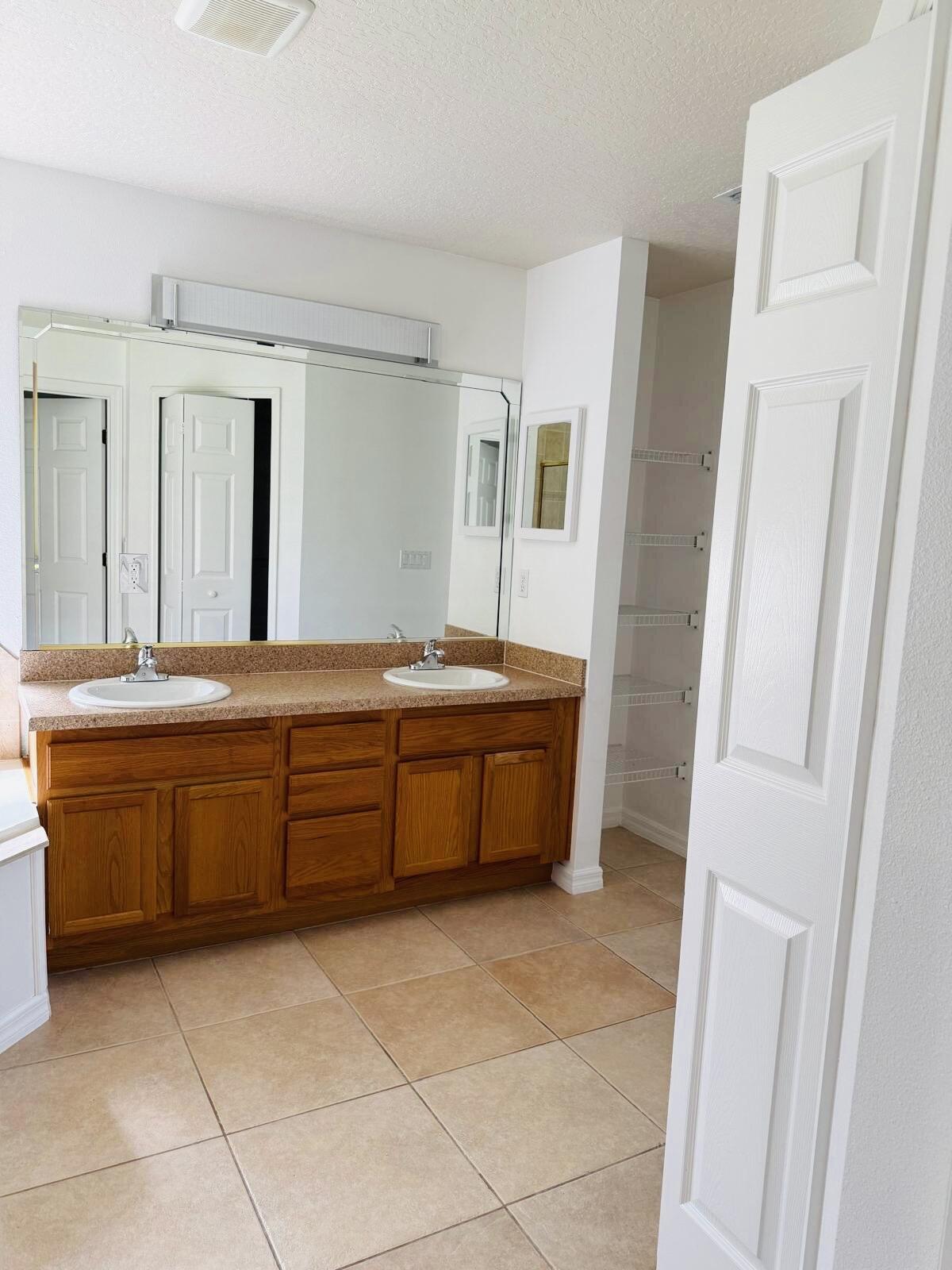 207 Alcantarra Street Northwest Palm Bay, FL 32907 - Photo 12 of 23 fa28a822-d530-4334-ae06-080b93e72538