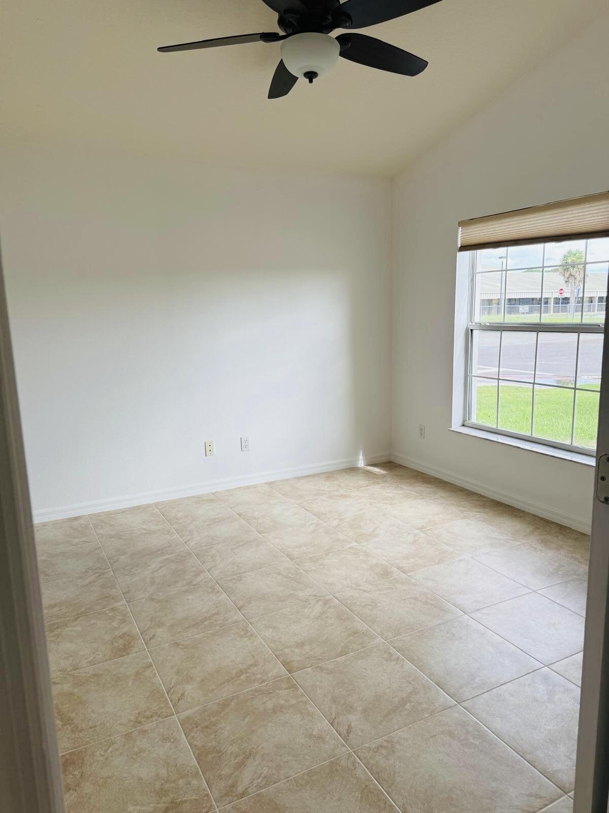 207 Alcantarra Street Northwest Palm Bay, FL 32907 - Photo 15 of 23 aada78b7-0a7a-4038-a9fb-f2610c8b3143