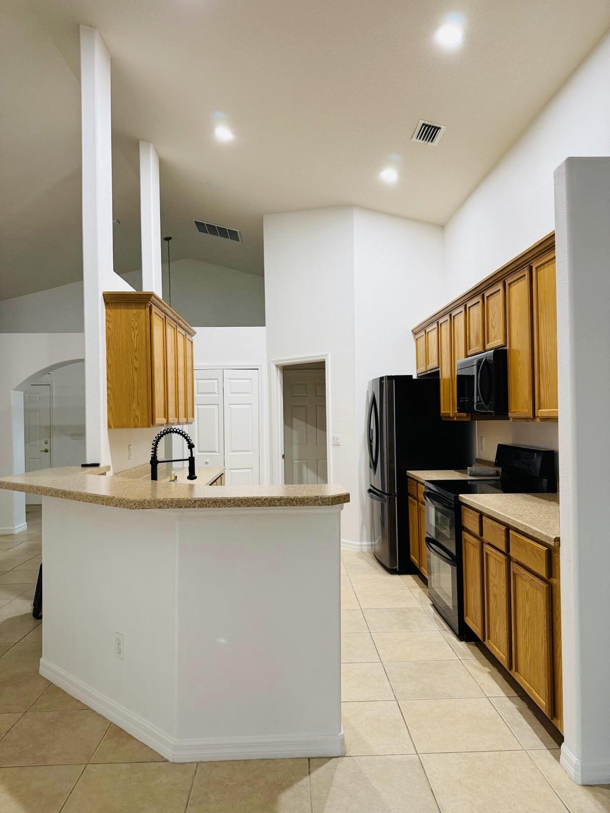 207 Alcantarra Street Northwest Palm Bay, FL 32907 - Photo 18 of 23 530db144-7b28-4a5d-8be4-6811b4a5a6ef