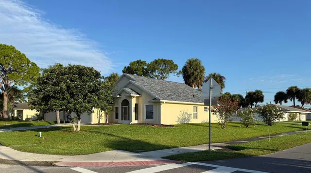 $2,300 | 207 Alcantarra Street Northwest, Palm Bay, FL 32907