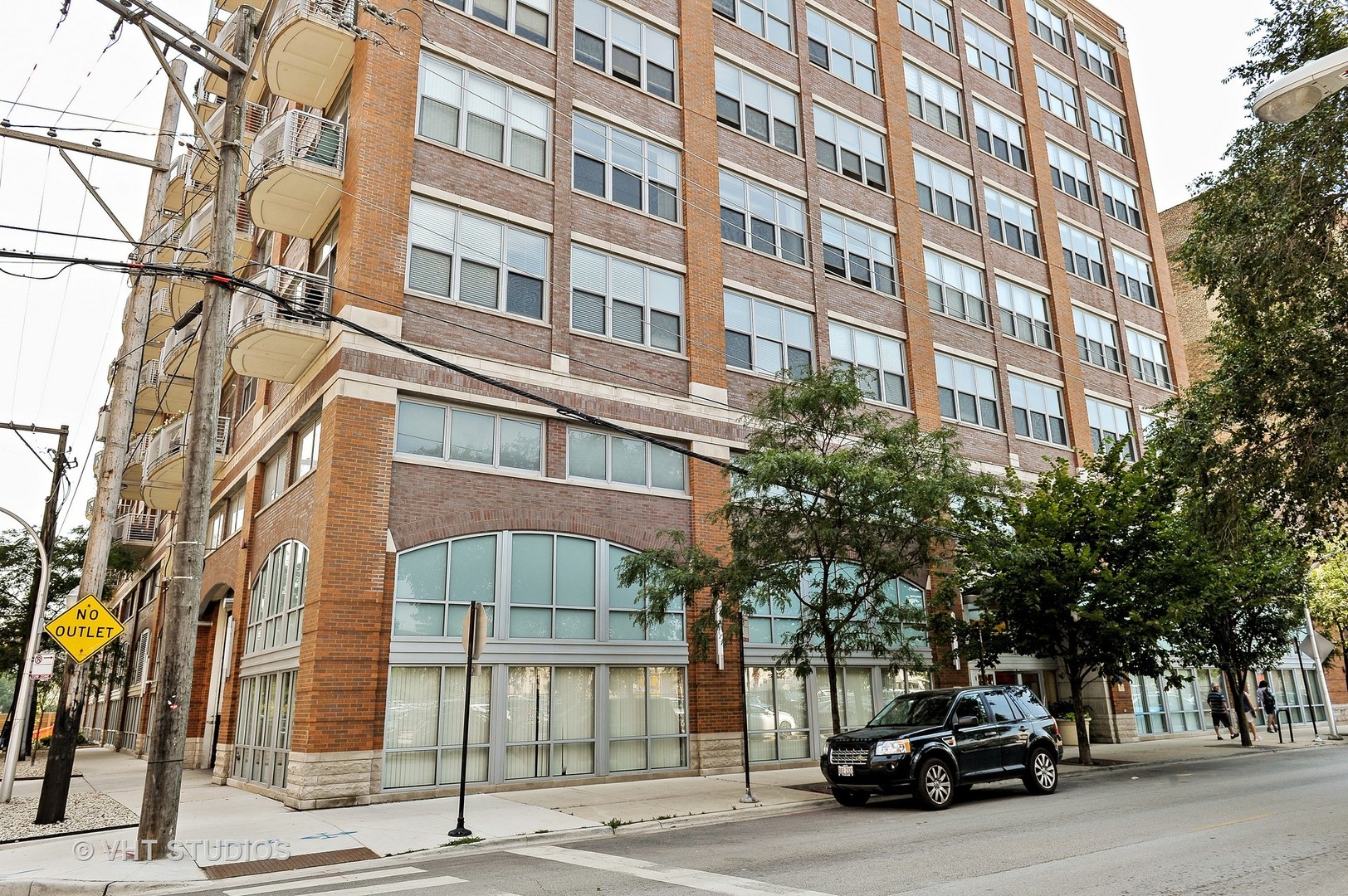 933 West Van Buren Street, Unit 612 Chicago, IL 60607 - Photo 1 of 17 a building view