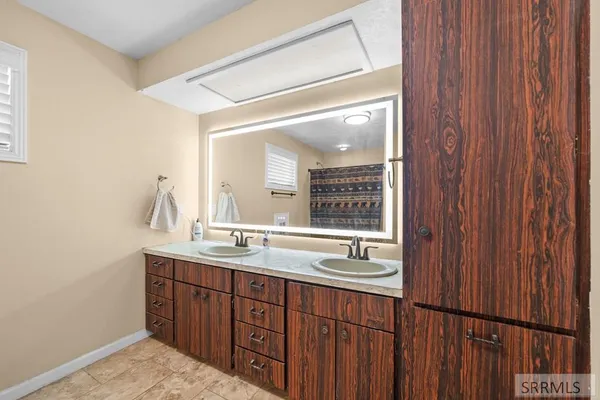 $419,000 | 11260 North 15th East, Idaho Falls, ID 83401