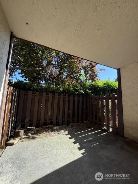2100 North 106th Street, Unit 104 Seattle, WA 98133 - Photo 12 of 13