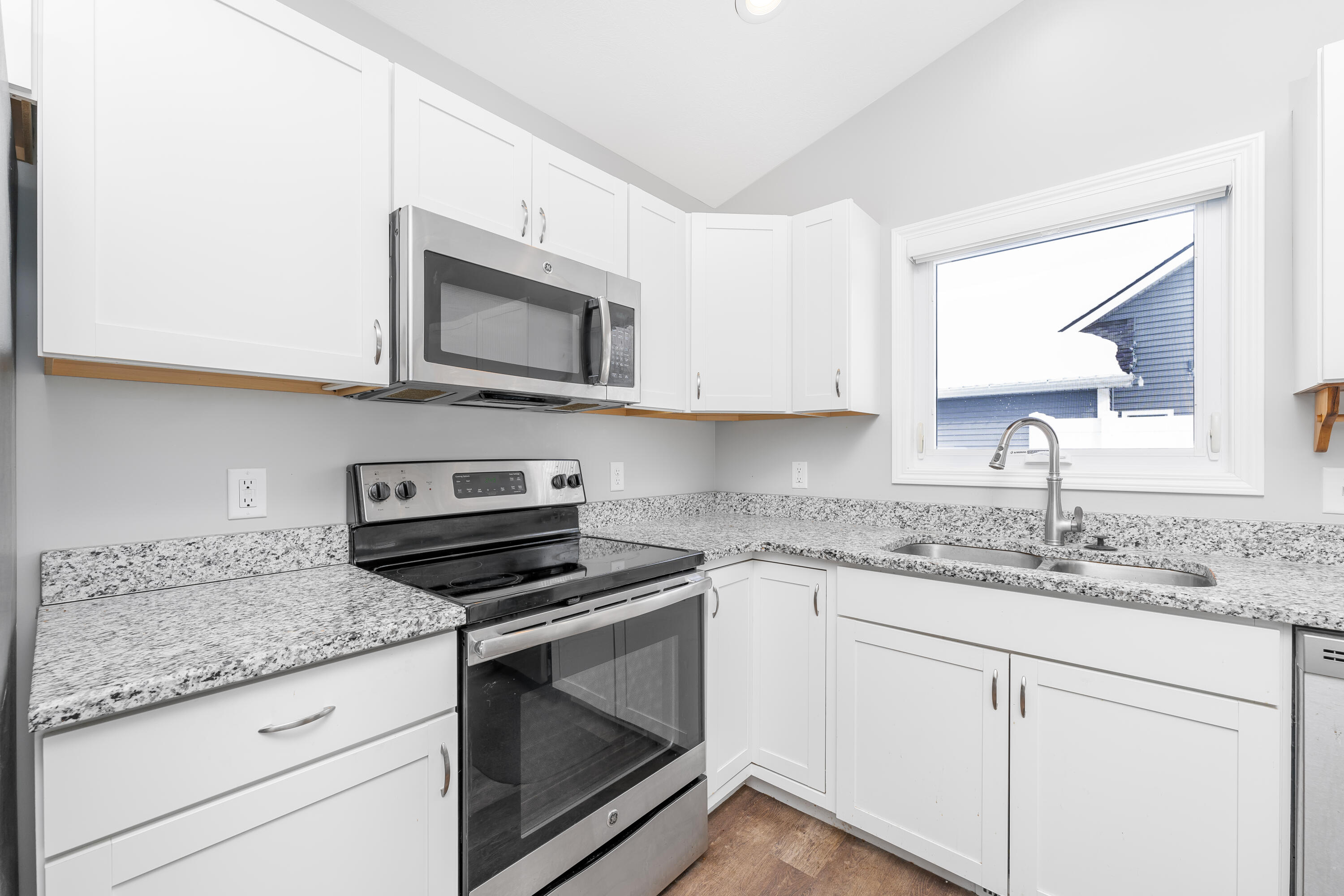 2311 Ashford Trail Portage, MI 49024 - Photo 8 of 26 DSC03540