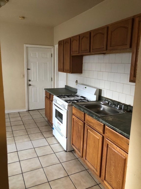 36 Vale Street Worcester, MA 01604 - Photo 5 of 7 Gallery Image 5
