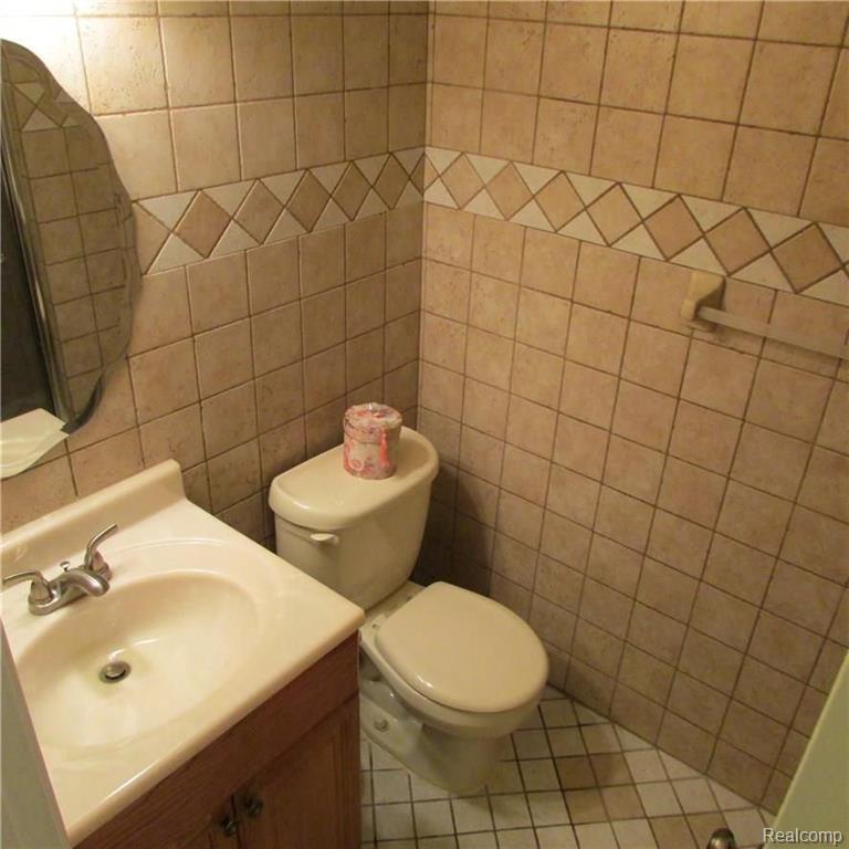814 Francis Street Rochester Hills, MI 48307 - Photo 13 of 23