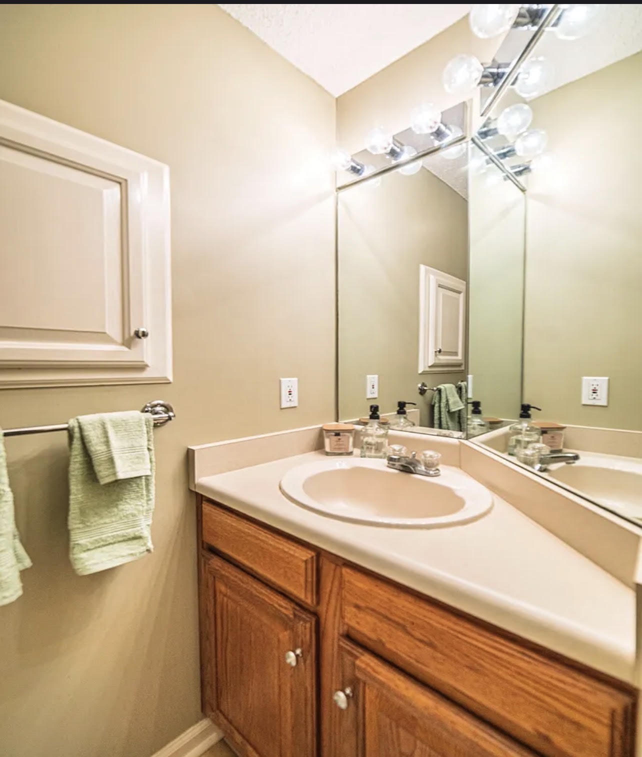 600 East Blanks Road Wickliffe, KY 42087 - Photo 57 of 67 Vanity in Bathroom