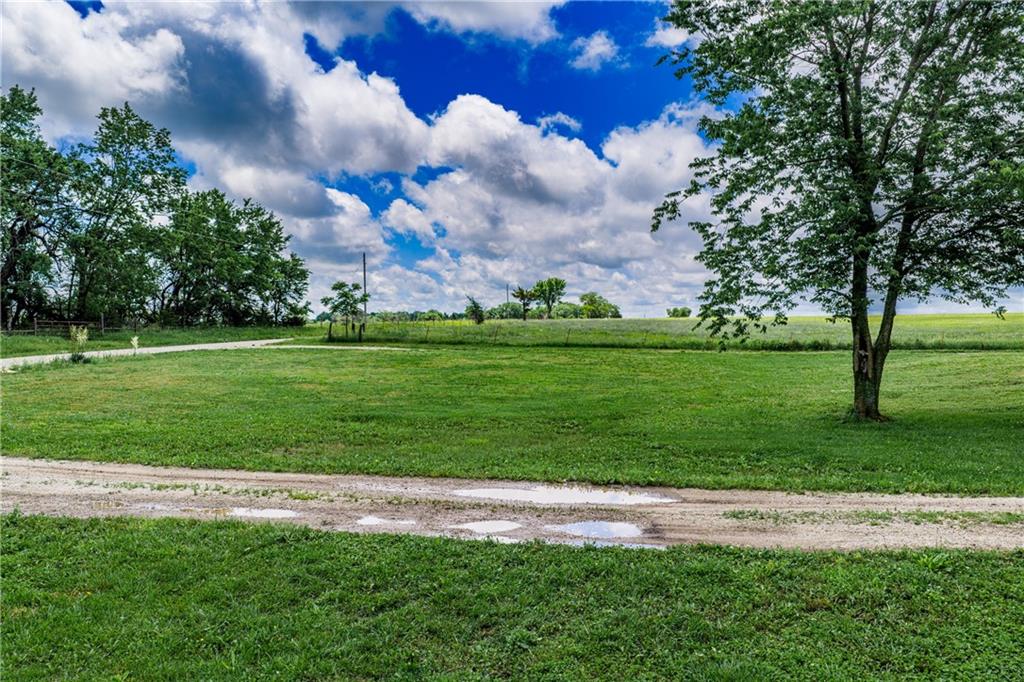 4038 Lee Road Mound City, KS 66056 - Photo 8 of 75