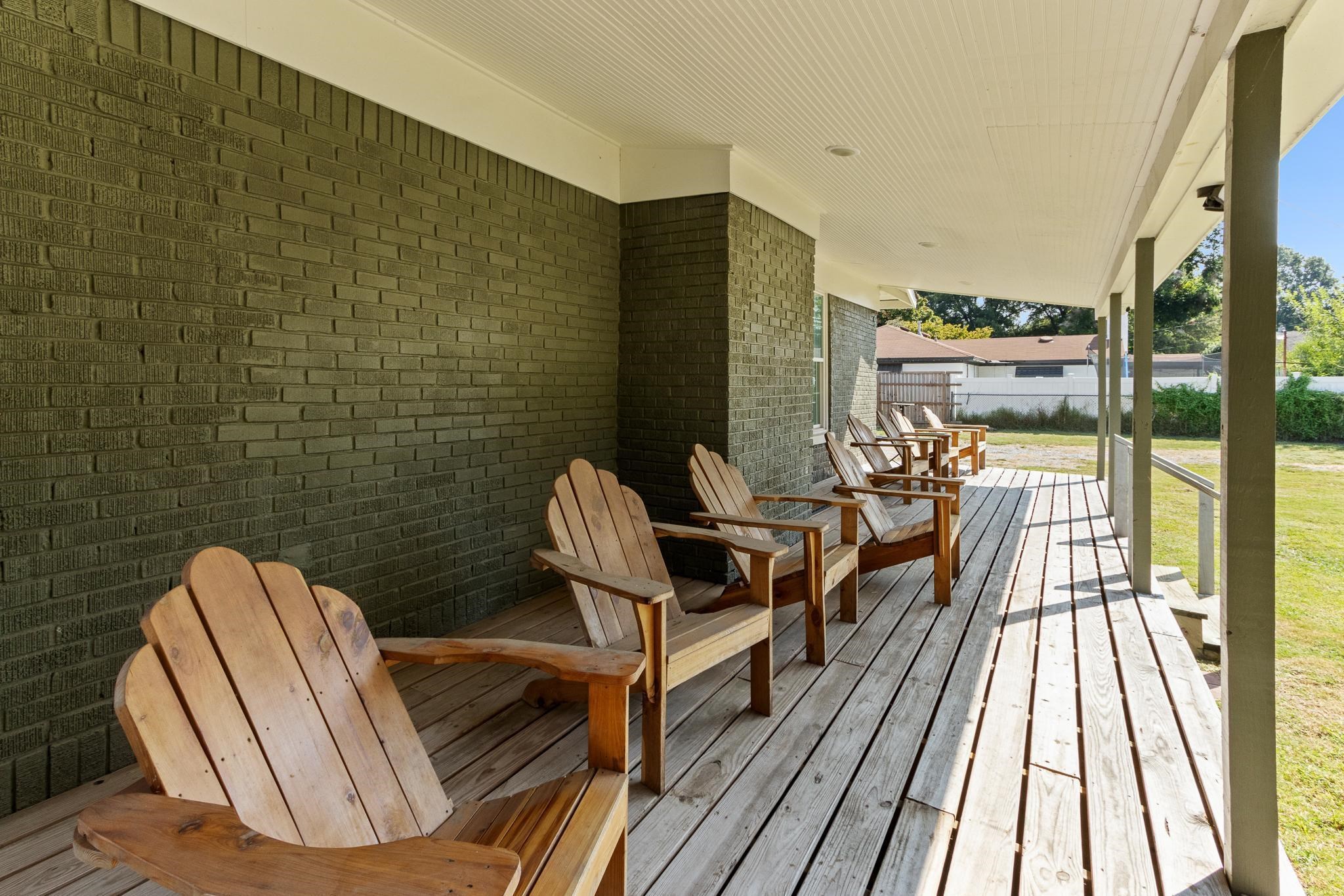4775 Macon Road Memphis, TN 38122 - Photo 23 of 31 a view of balcony with wooden floor