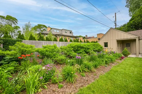 $1,395,000 | 3445 North Lake Drive, Milwaukee, WI 53211