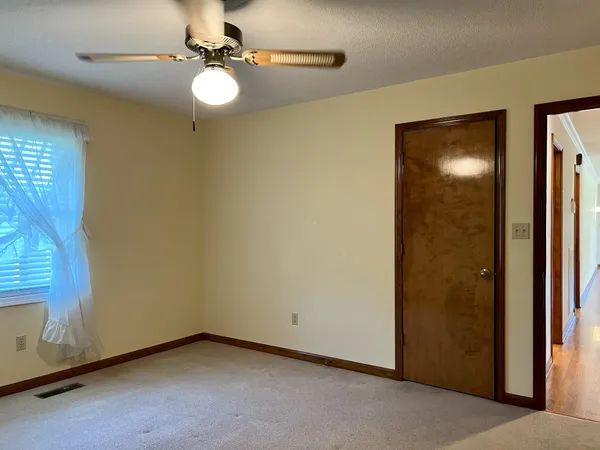 $345,000 | 1036 Bowling Green Road, Franklin, KY 42134