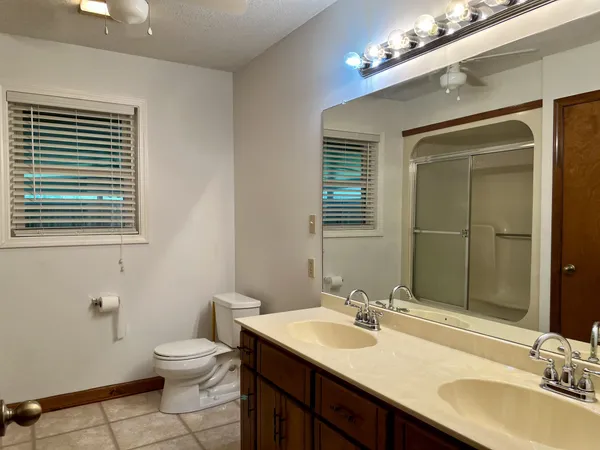 $345,000 | 1036 Bowling Green Road, Franklin, KY 42134