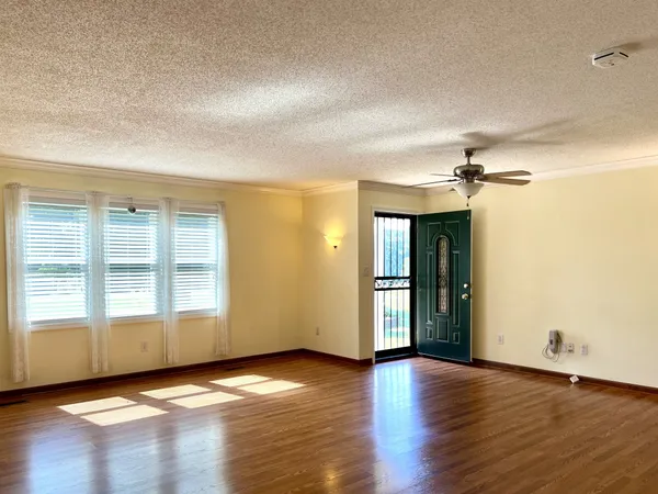 $345,000 | 1036 Bowling Green Road, Franklin, KY 42134