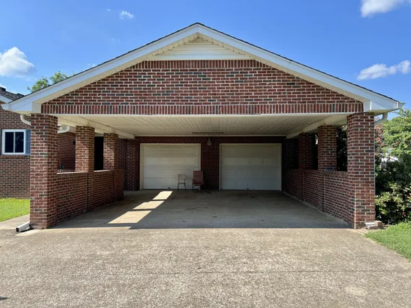 $345,000 | 1036 Bowling Green Road, Franklin, KY 42134