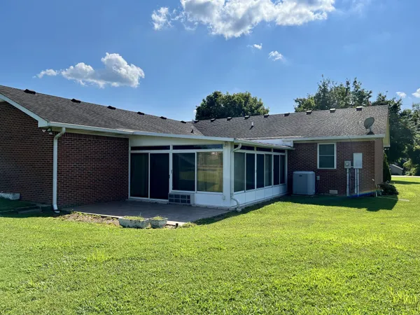 $345,000 | 1036 Bowling Green Road, Franklin, KY 42134