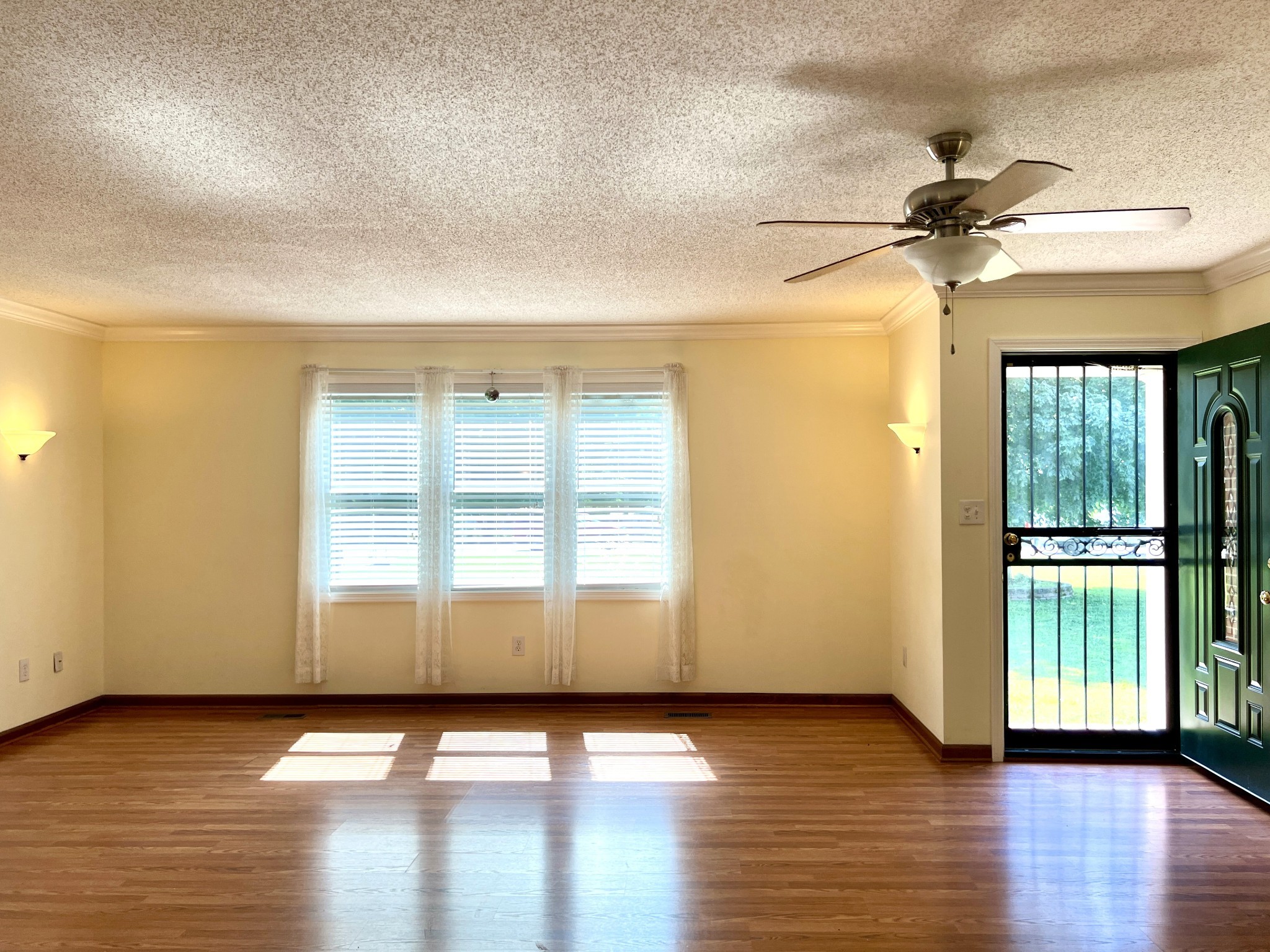 1036 Bowling Green Road Franklin, KY 42134 - Photo 3 of 31