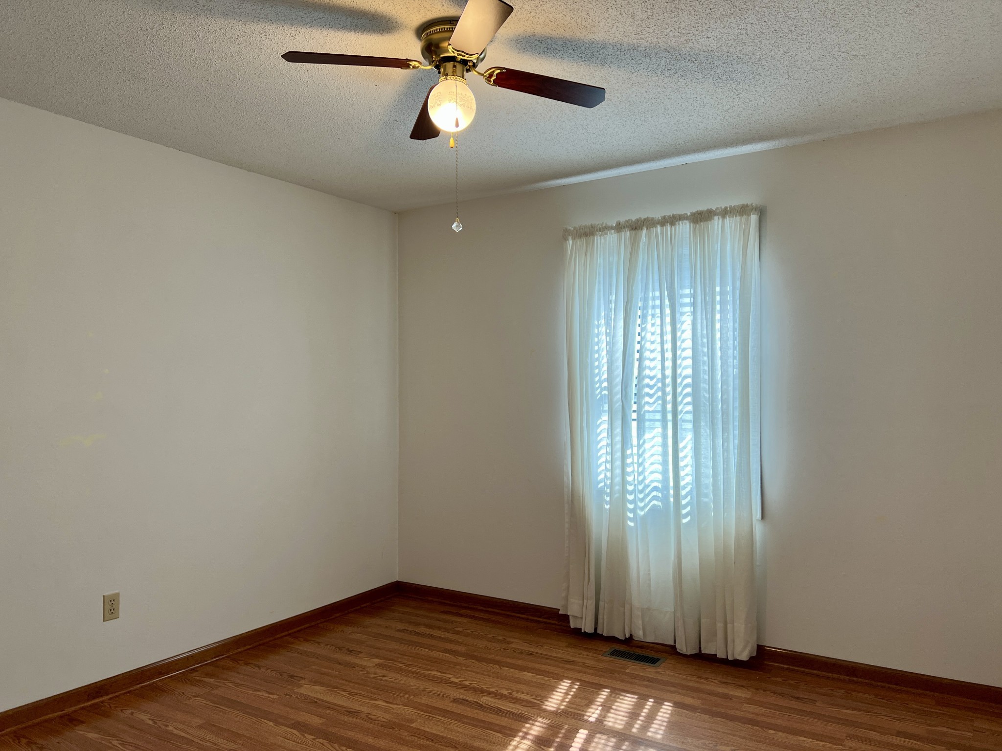 1036 Bowling Green Road Franklin, KY 42134 - Photo 8 of 31