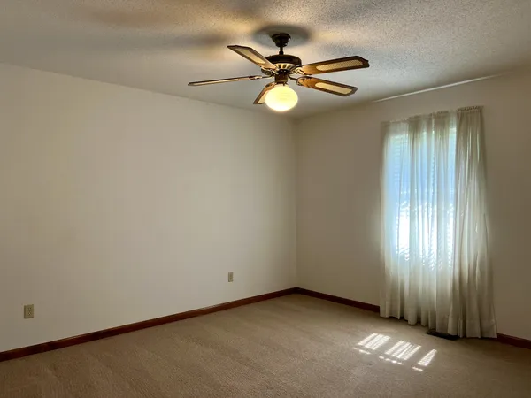 $345,000 | 1036 Bowling Green Road, Franklin, KY 42134