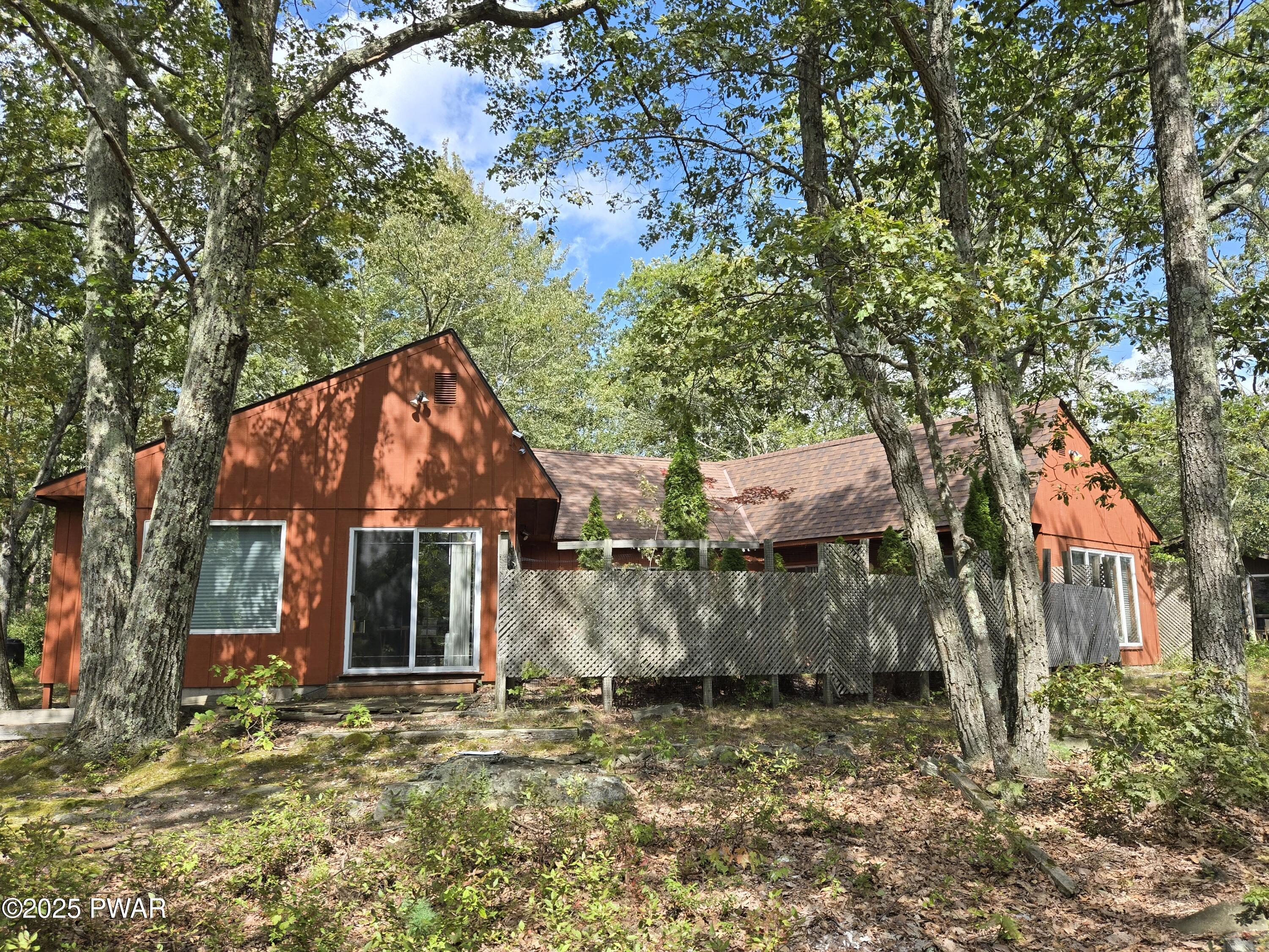 806 Rimrock Court Hawley, PA 18428 - Photo 3 of 35 20250904_140456