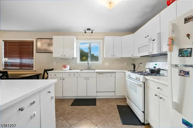 $860,000 | 320 Dixon Avenue, Paterson, NJ 07501