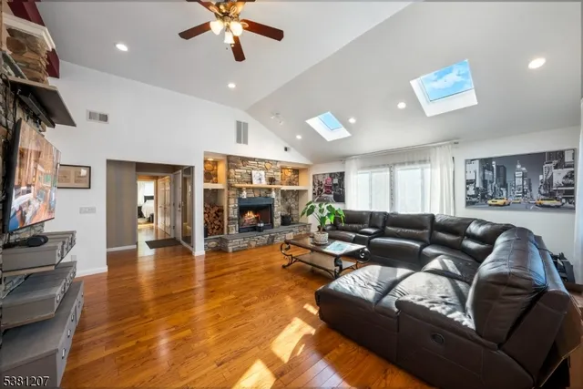 $860,000 | 320 Dixon Avenue, Paterson, NJ 07501