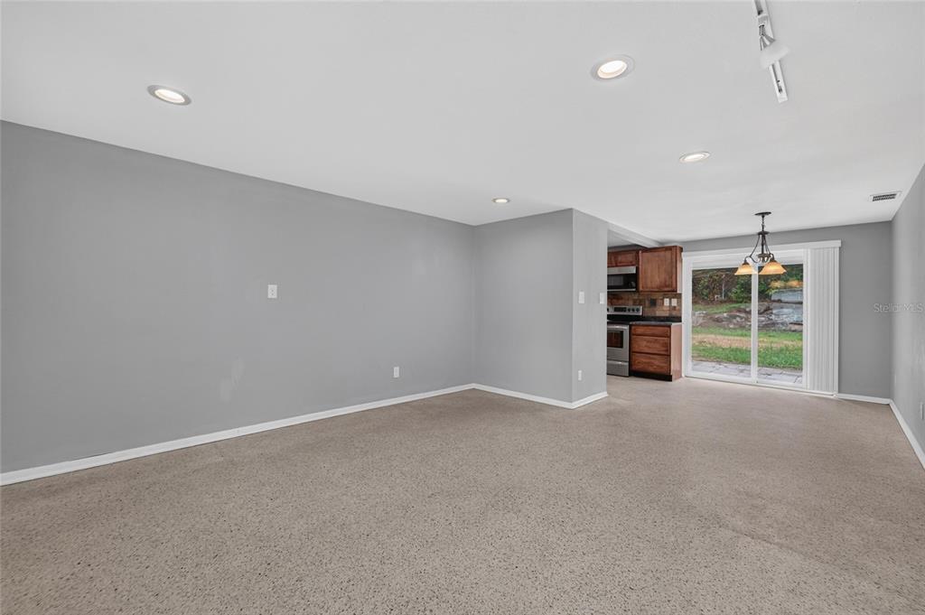 506 Shamrock Road Brandon, FL 33511 - Photo 8 of 51 Gallery Image 8