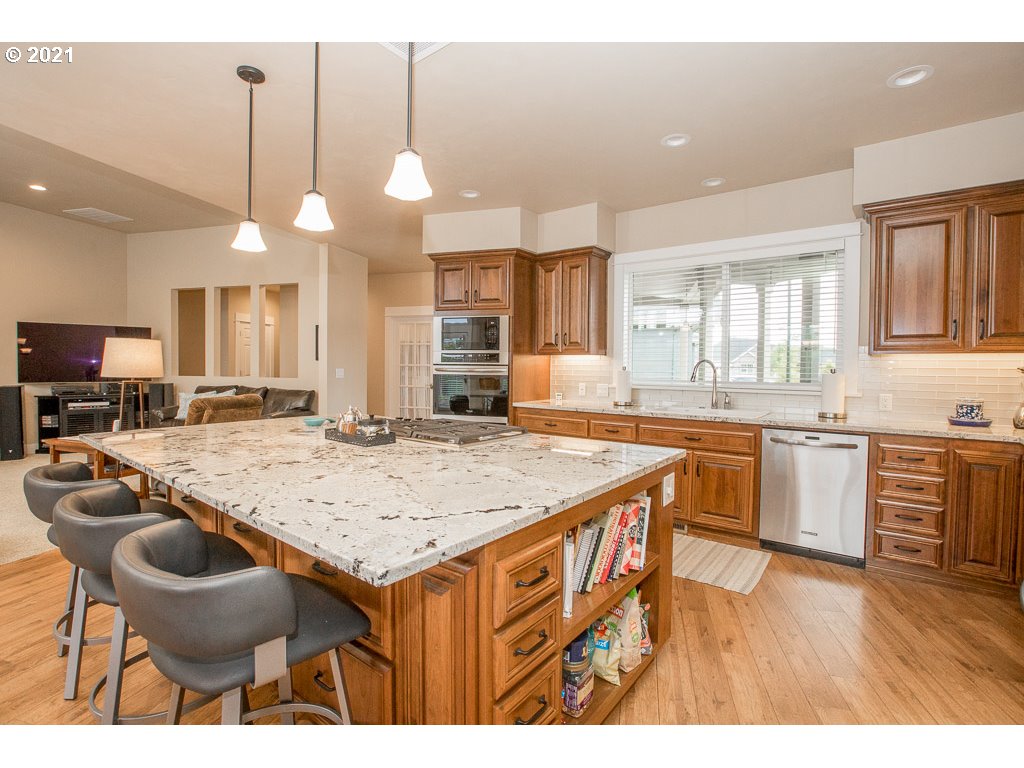 818 Hamilton Street Springfield, OR 97477 - Photo 27 of 32