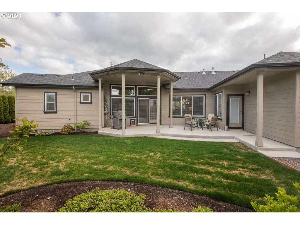 818 Hamilton Street Springfield, OR 97477 - Photo 9 of 32