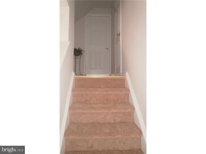 19 Merry Road Newark, DE 19713 - Photo 14 of 17 Hallway