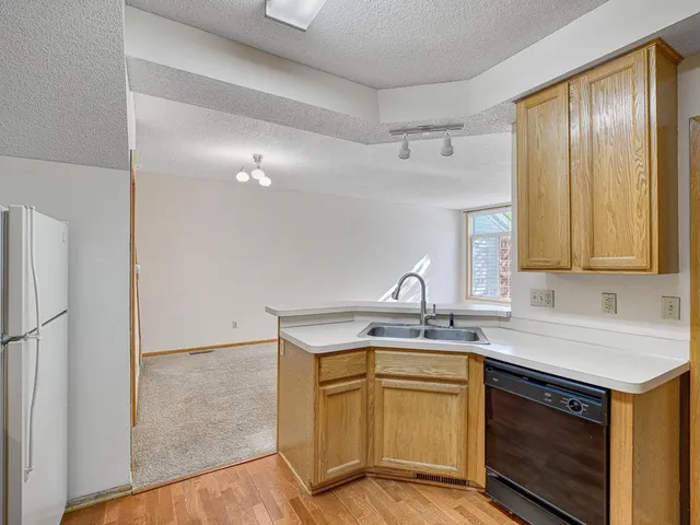 $234,000 | 4275 Merrimac Lane North, Unit 20, Plymouth, MN 55446