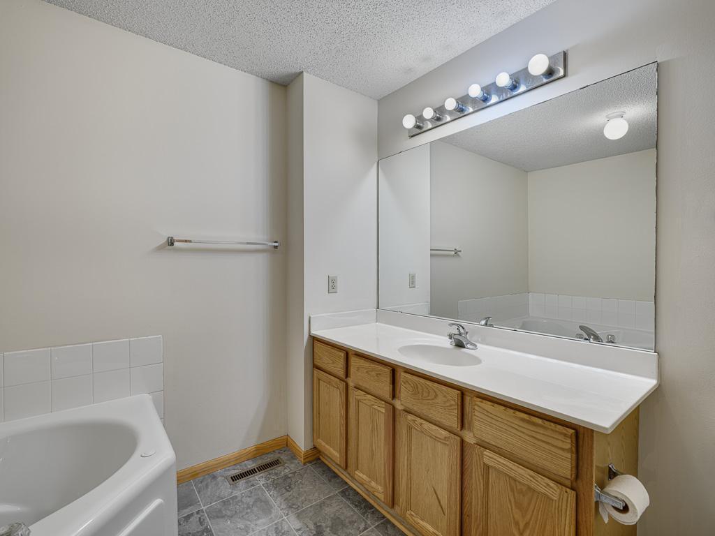 4275 Merrimac Lane North, Unit 20 Plymouth, MN 55446 - Photo 9 of 12