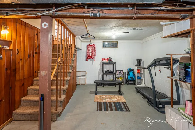 $249,900 | 825 Spring Avenue Northeast, Grand Rapids, MI 49503