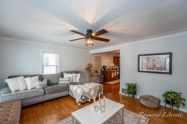 $249,900 | 825 Spring Avenue Northeast, Grand Rapids, MI 49503