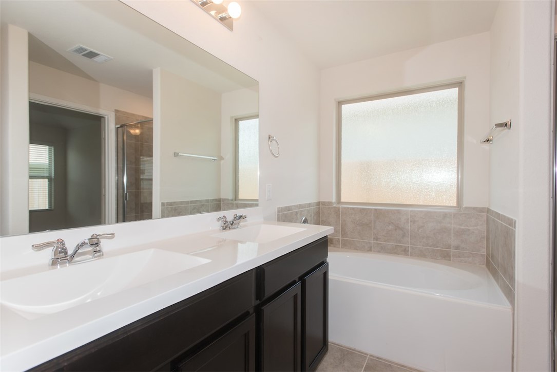 5717 Southerner Way Austin, TX 78747 - Photo 12 of 17