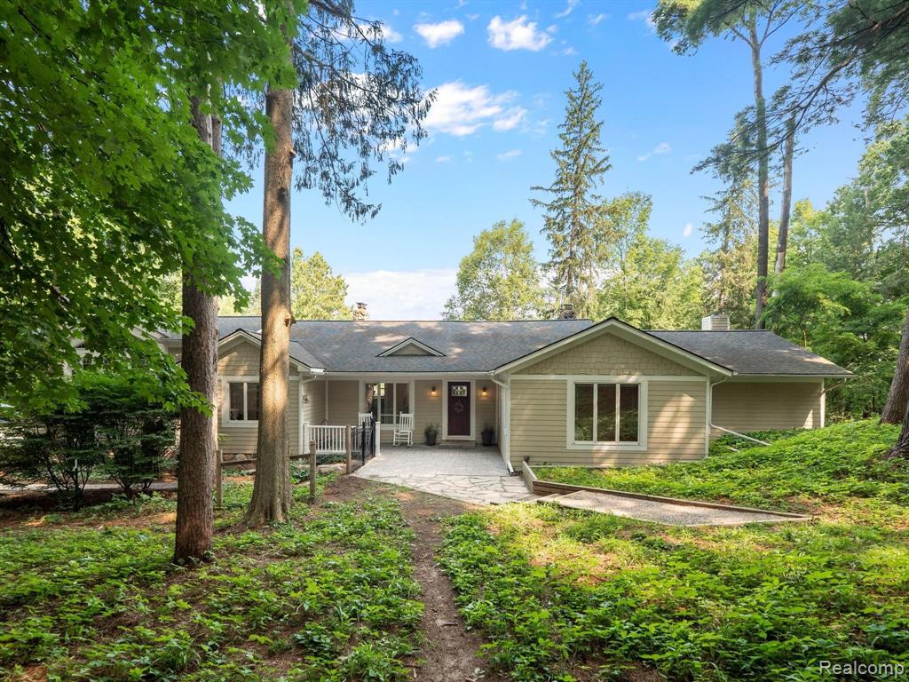 770 Lakeville Road Leonard, MI 48367 - Photo 4 of 57