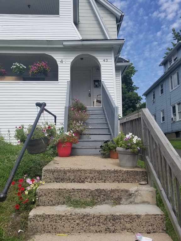 41-43 Longview Street Springfield, MA 01108 - Photo 5 of 27
