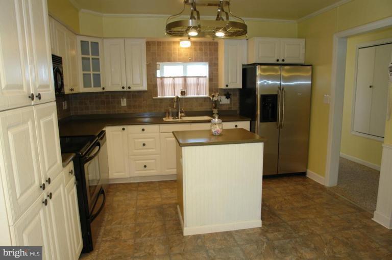 14 Mansion Road Linthicum Heights, MD 21090 - Photo 11 of 20 Kitchen