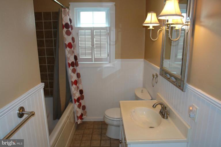 14 Mansion Road Linthicum Heights, MD 21090 - Photo 17 of 20 Bath #1