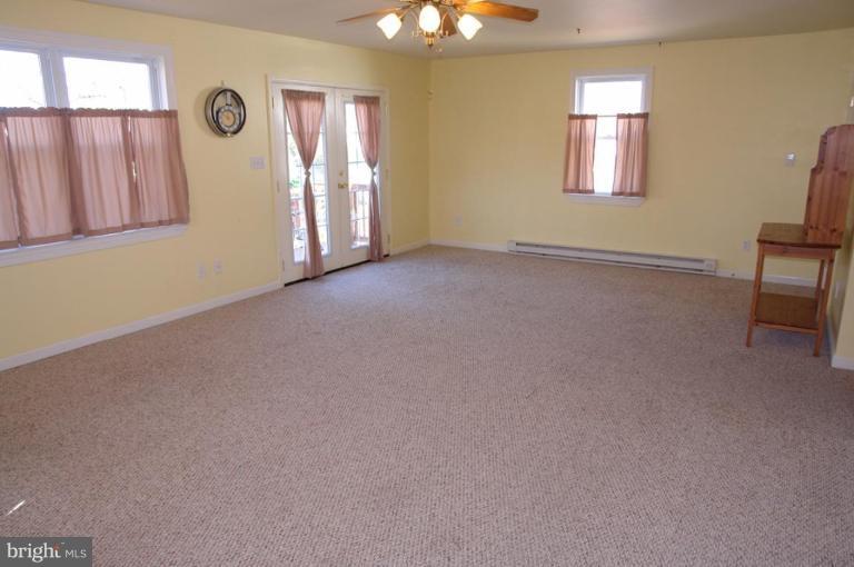 14 Mansion Road Linthicum Heights, MD 21090 - Photo 7 of 20 Family Room