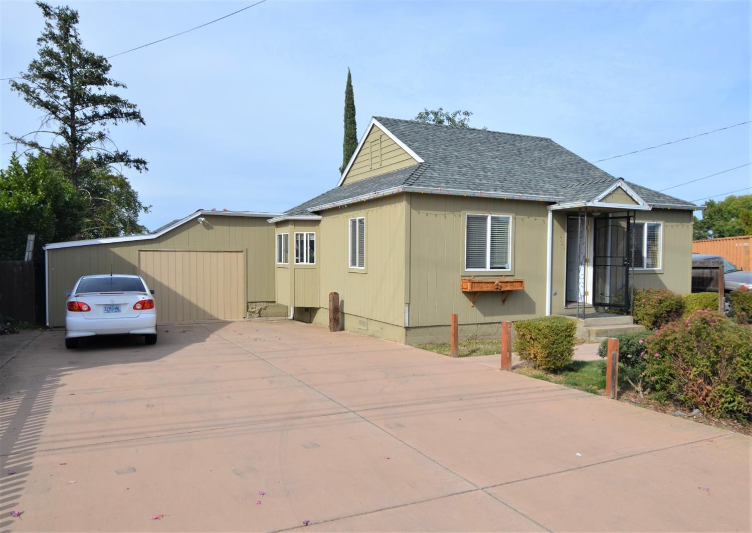 744 West McAndrews Road Medford, OR 97501 - Photo 3 of 17 Additional Photo