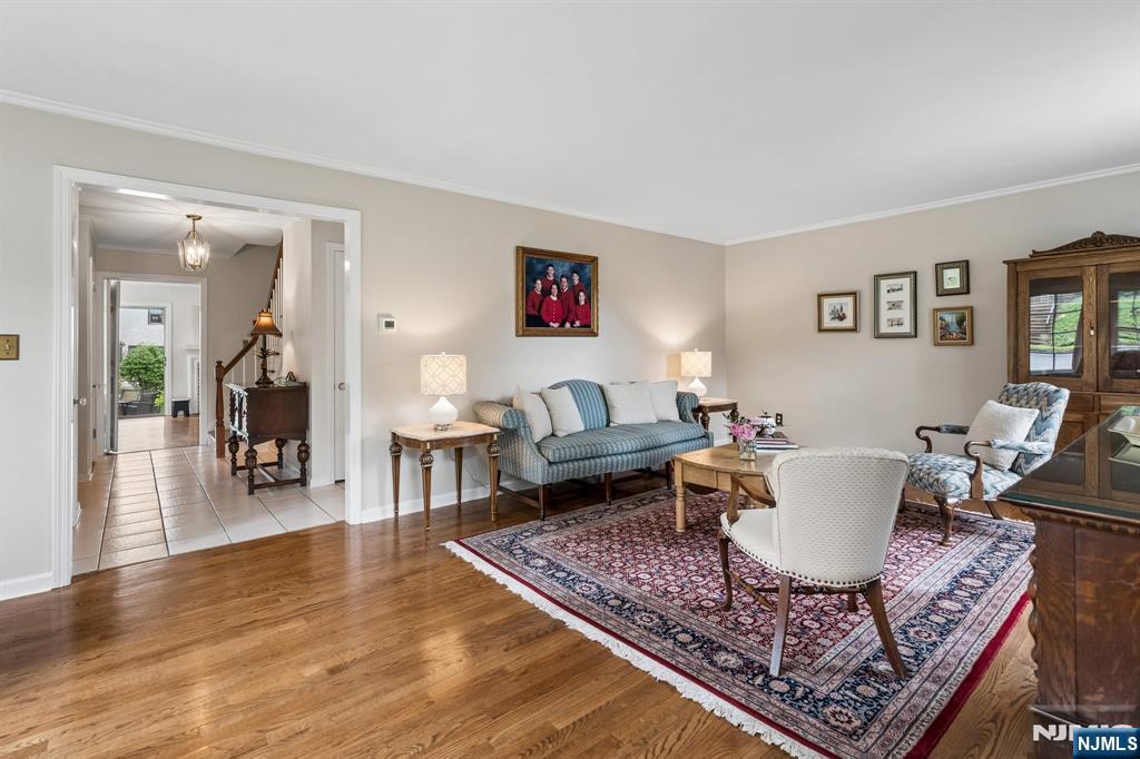 81 Mountain Road Verona, NJ 07044 - Photo 4 of 31