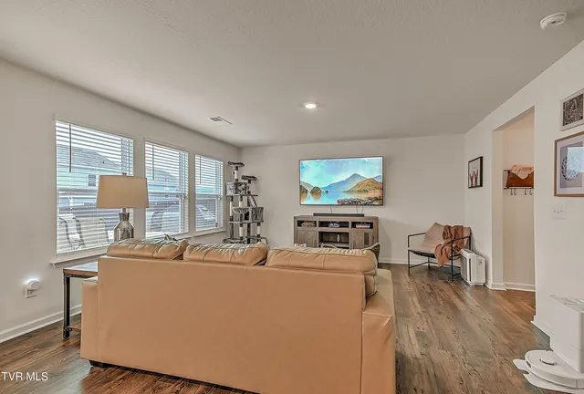 $325,000 | 148 Crawford Circle, Bluff City, TN 37618