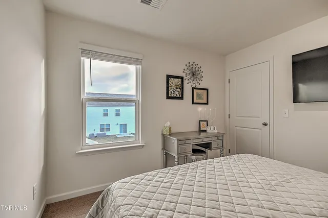 $325,000 | 148 Crawford Circle, Bluff City, TN 37618