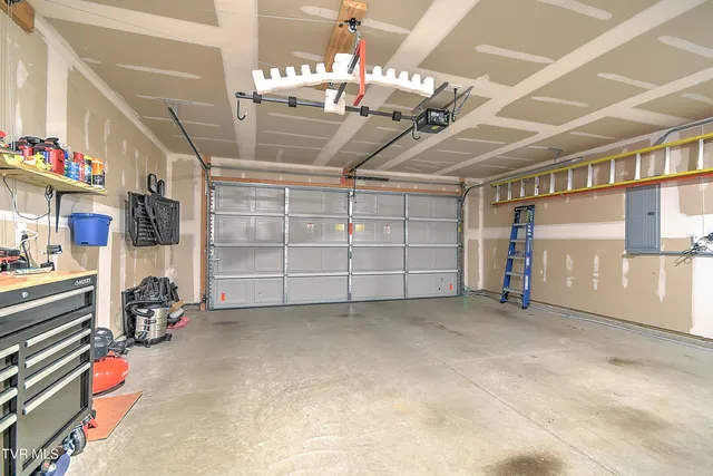 $325,000 | 148 Crawford Circle, Bluff City, TN 37618