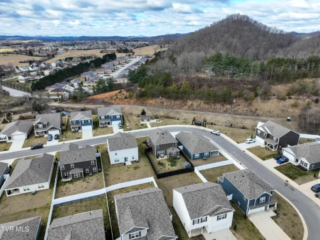 $325,000 | 148 Crawford Circle, Bluff City, TN 37618