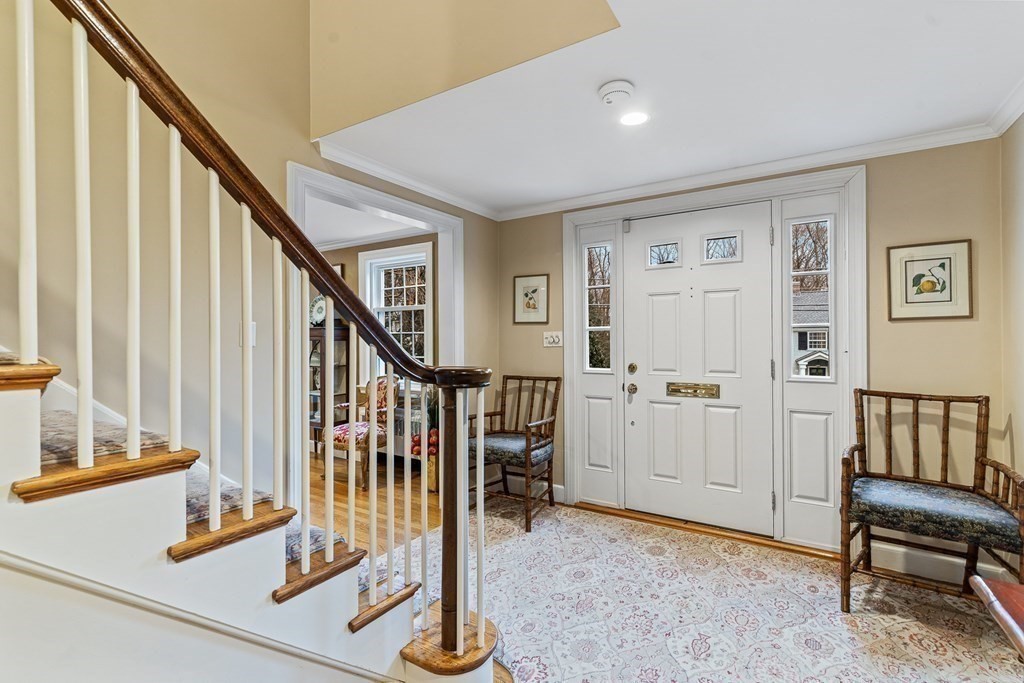 137 Hampshire Road Wellesley, MA 02481 - Photo 3 of 27
