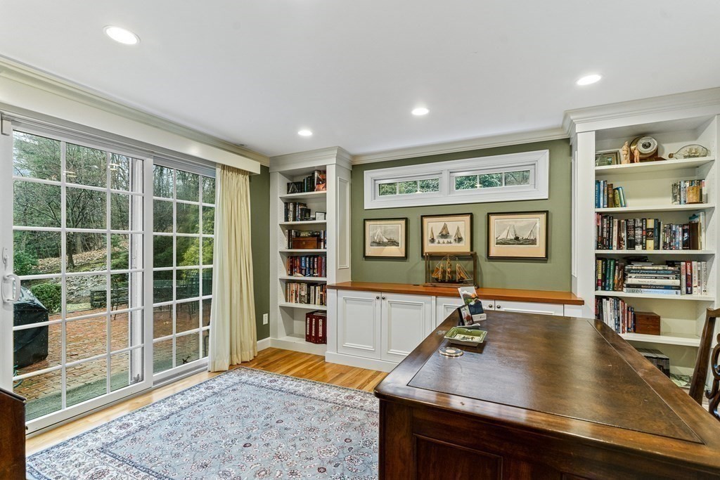 137 Hampshire Road Wellesley, MA 02481 - Photo 7 of 27
