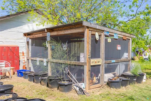 $142,500 | 601 East Ross Avenue, De Leon, TX 76444