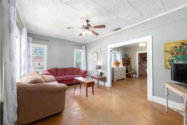 $142,500 | 601 East Ross Avenue, De Leon, TX 76444